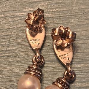 Pearl drop silver earrings